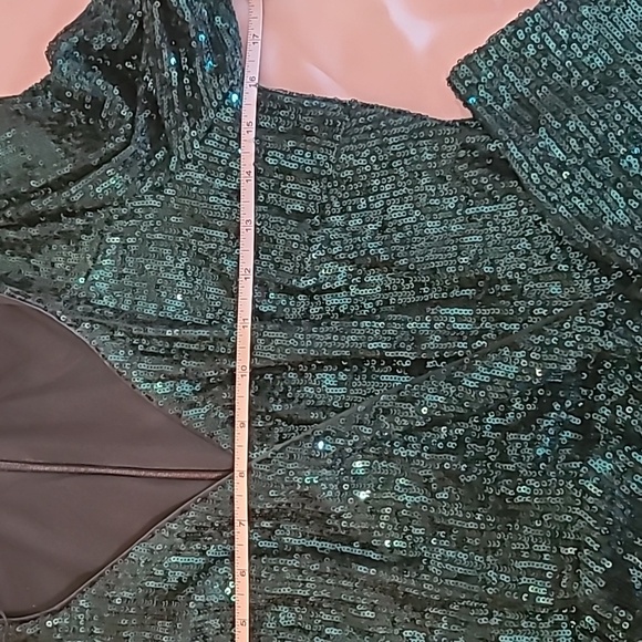 Belle Badgley Mischka emerald sequin dress, size 10 - Picture 4 of 11